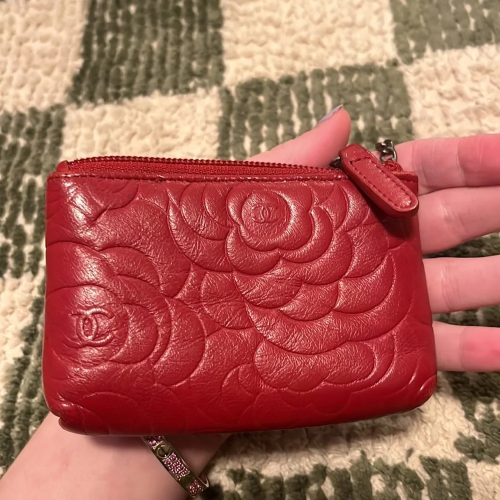 CHANEL lambskin camellia red coin purse